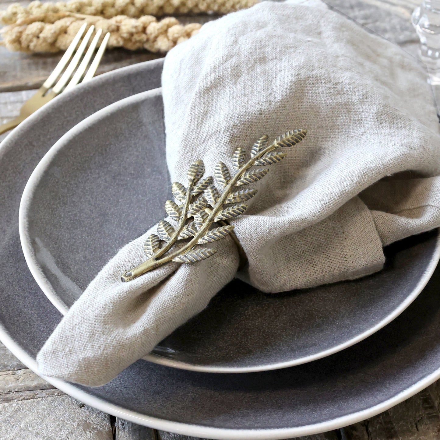 Set of 4 Leaf Detail Brass Napkin Ring