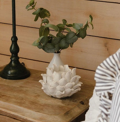 Blossom Glow – White Ceramic Flower Candle Holder