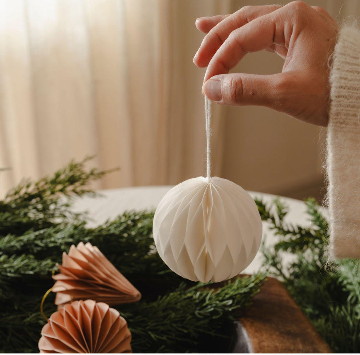 Box of 4 White Paper Hanging Decorations