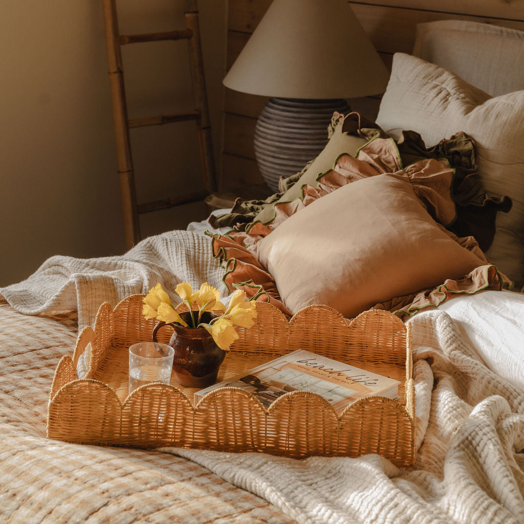 Large Scalloped Wicker Tray
