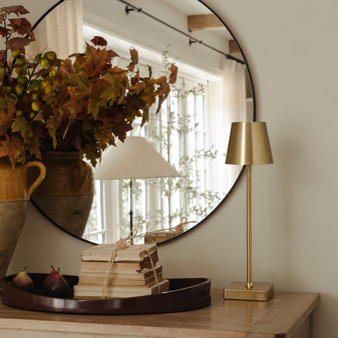 Slimline brass LED table lamp, rechargeable, 10x38cm