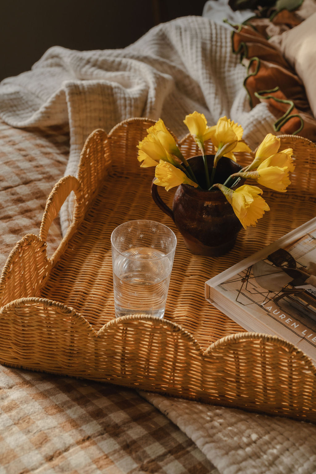 Large Scalloped Wicker Tray